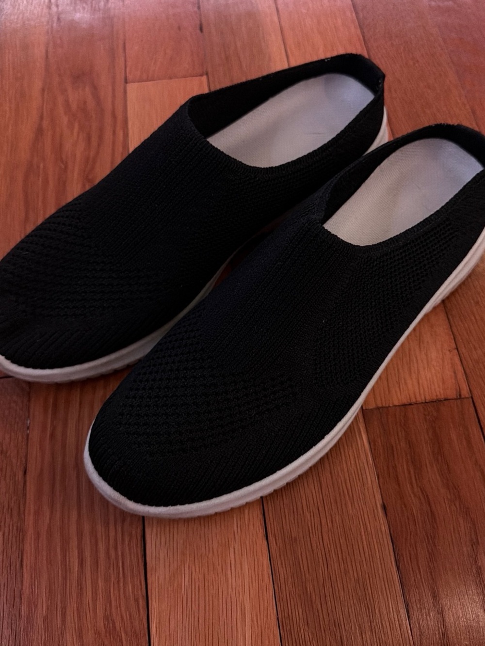 Women’s Slip-On Knit Flats — Black